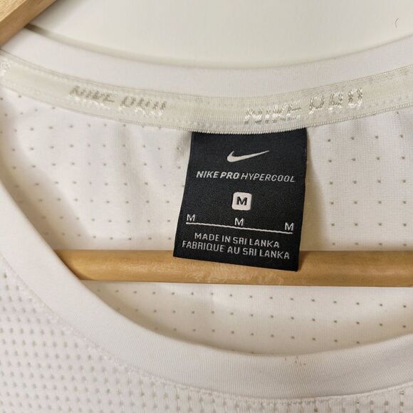 NIKE Pro Hypercool Short Sleeve Training Top SIZE M RETAIL $45 - Picture 3 of 6